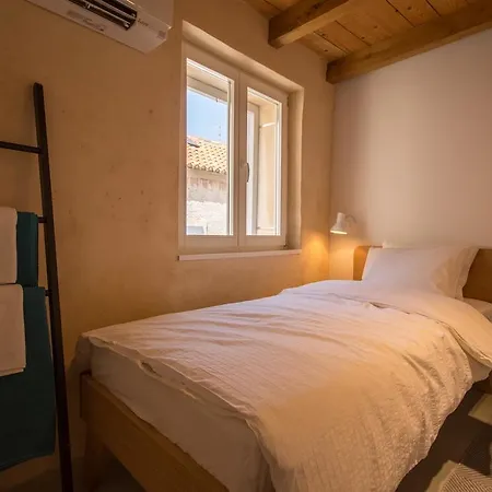 Stonehouse Sepia - 6 Ppl, Centre, Near Split Airport Nyaraló *