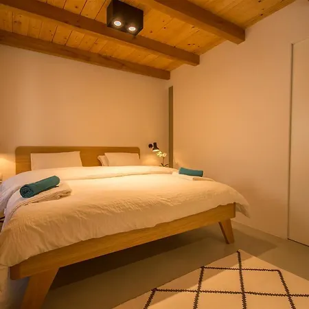 Stonehouse Sepia - 6 Ppl, Centre, Near Split Airport Nyaraló Trogir