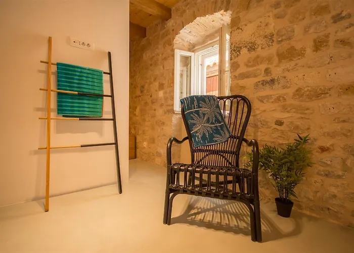 Stonehouse Sepia - 6 Ppl, Centre, Near Split Airport