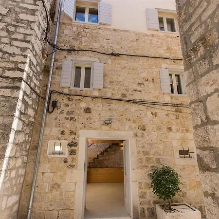 Stonehouse Sepia - 6 Ppl, Centre, Near Split Airport