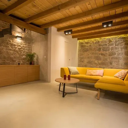 Dom wakacyjny Stonehouse Sepia - 6 Ppl, Centre, Near Split Airport *