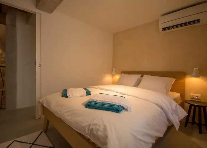 Дом отдыха Stonehouse Sepia - 6 Ppl, Centre, Near Split Airport *