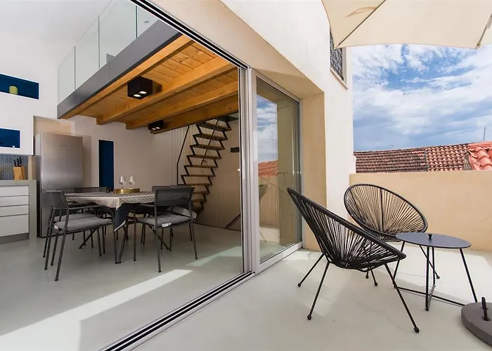 Дом отдыха Stonehouse Sepia - 6 Ppl, Centre, Near Split Airport *