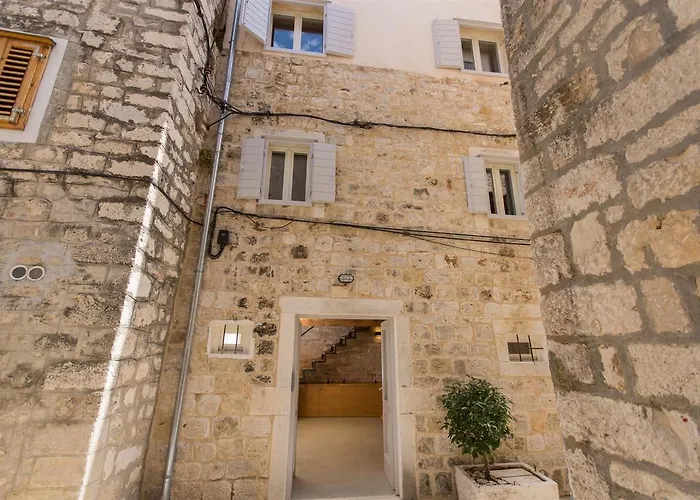 Stonehouse Sepia - 6 Ppl, Centre, Near Split Airport