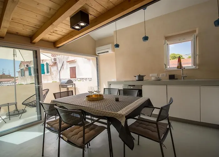 Stonehouse Sepia - 6 Ppl, Centre, Near Split Airport 度假居 特罗吉尔