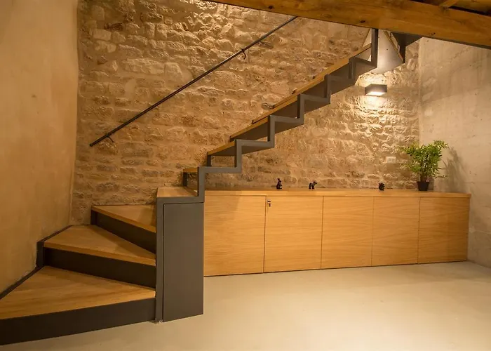 Stonehouse Sepia - 6 Ppl, Centre, Near Split Airport Дом отдыха *